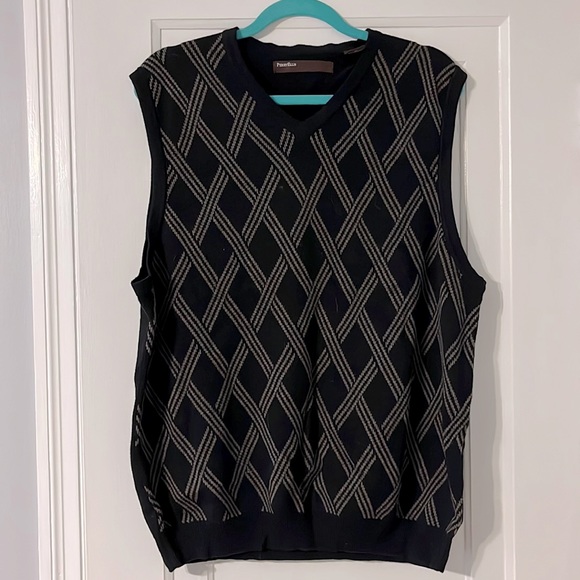 Men’s Perry Ellis Sweater Vest crisscross pattern - Picture 1 of 1